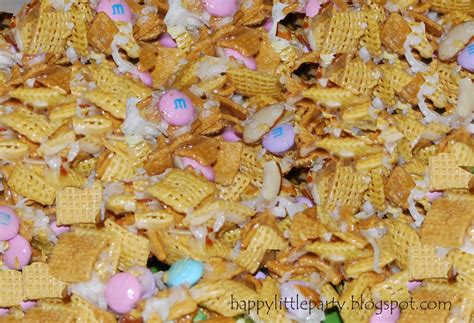 Happy Little Party: Sweet Chex Mix