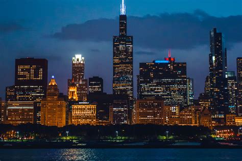 Chicago Night Boat Cruise - Evening & Sunset Boat Tour & Rides