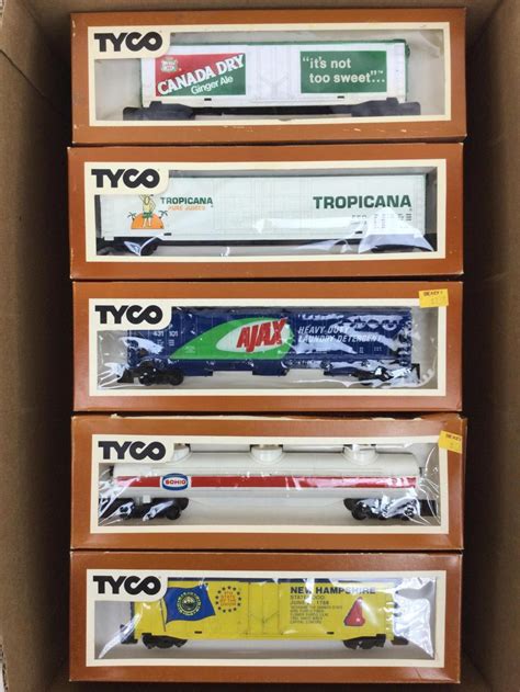 Lot 15 Vintage Tyco Ho Scale Train Cars