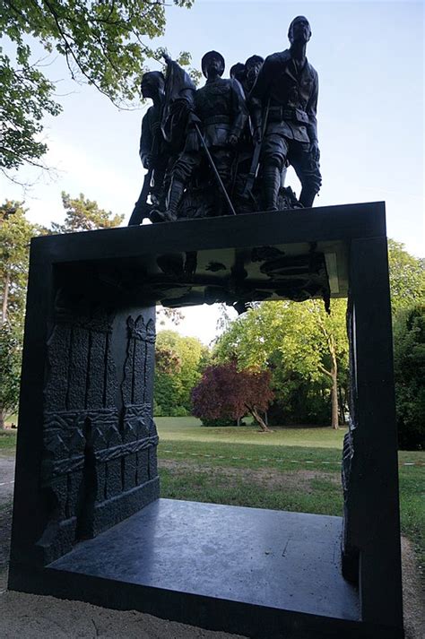 Memorial Arm E Noire Reims Reims Tracesofwar