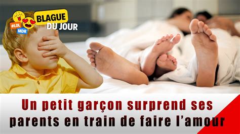 Un petit garçon surprend ses parents en train de faire lamour YouTube