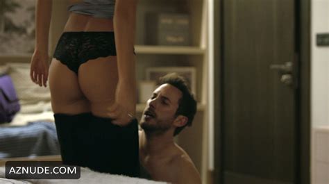 Como Sobrevivir Soltero Nude Scenes Aznude