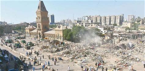 2500 Illegal Shops Around Empress Market Demolished KMC Report