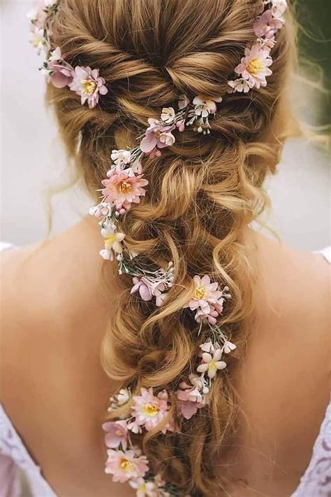 Wedding Hairstyles With Flowers 30 Looks And Expert Tips Wedding