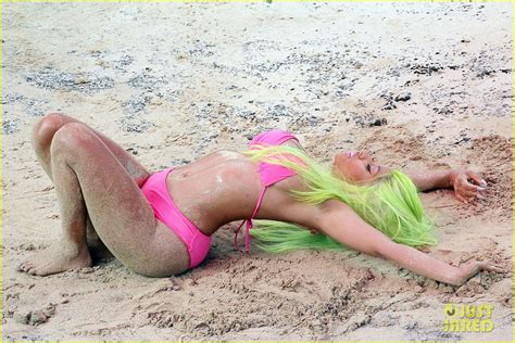 Nicki Minaj Pink Bikini For Starships Video Photo Bikini