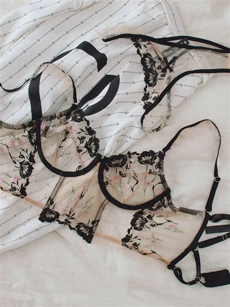 Sexy Embroidery Lace Lingerie Mesh Ultra Thin Steel Ring Underwear Sets Vest Large Size Bra Set