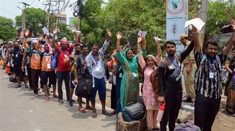 Amarnath Yatra Continues In Kashmir Fresh Batch Of Yatris