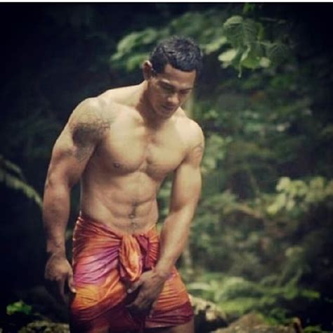 Pin By Tia Oliver On Vision Board Polynesian Men Samoan Men Hot Islander Men