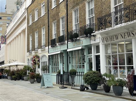 Belgravia Walking Tour | Look Up London