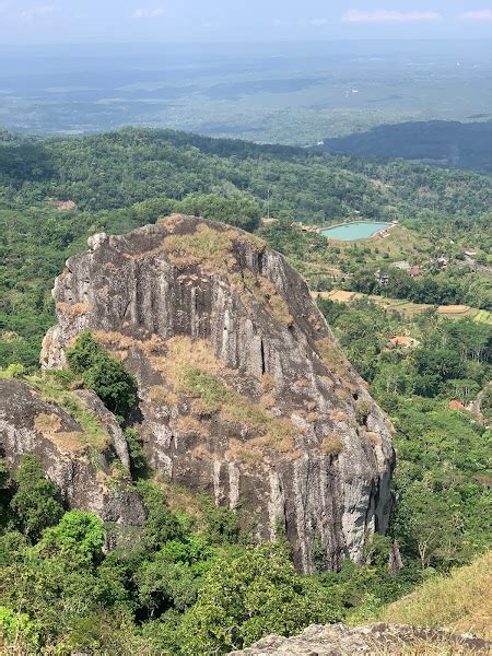 Puncak Gunung Api Purba Nglanggeran