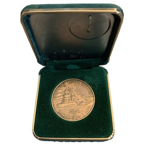 Original Pearl Harbor Commemorative Medal in Case - The U.S.S. Arizona ...