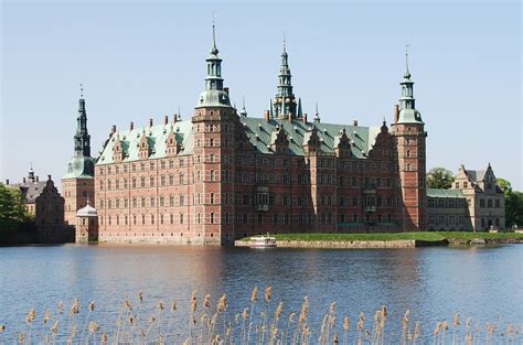 Frederiksborg Castle - Wikipedia