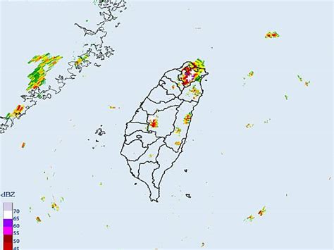 雙北豪雨特報 新北市2區「水深及膝」淹半個輪胎 中廣新聞網 Line Today