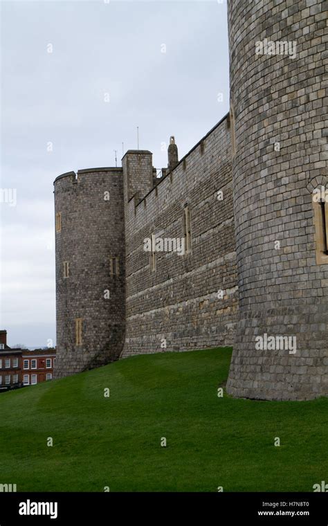 windsor castle near london in england Stock Photo - Alamy