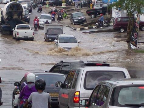 Ruas Jalan Di Jakarta Kembali Tergenang