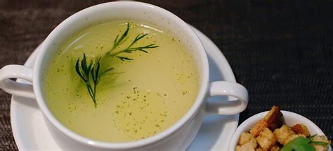 Чем полезен куриный бульон?
