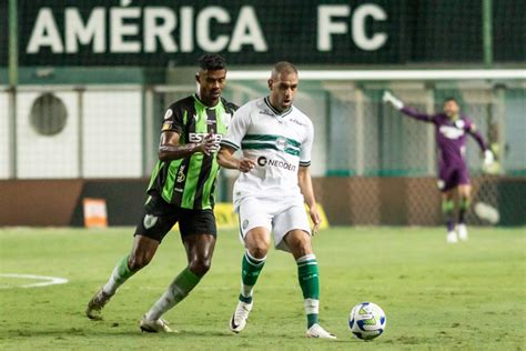 América MG é derrotado pelo Coritiba e se torna primeiro time rebaixado