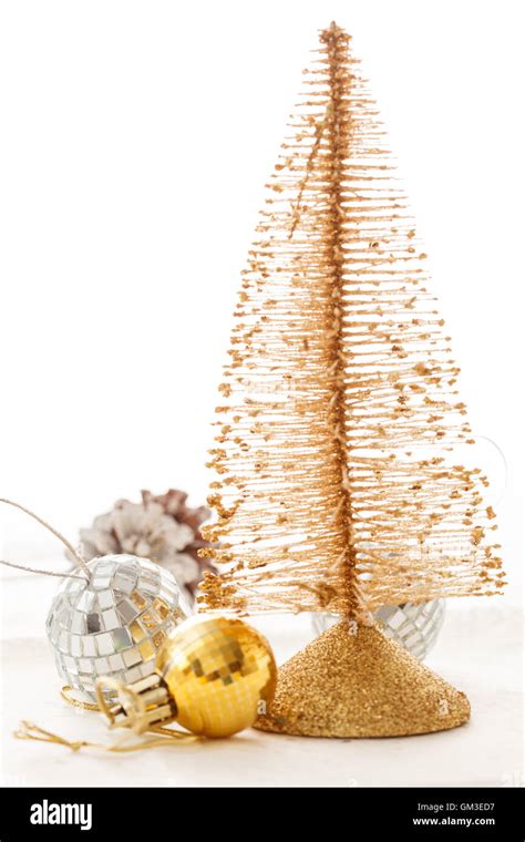 gold christmas tree Stock Photo - Alamy