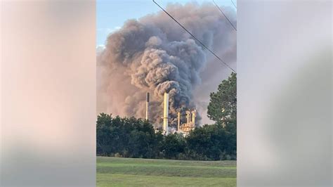 Major Fire Explosions At Georgia Chemical Plant Force Neighborhood Evacuations Fox 5 Atlanta