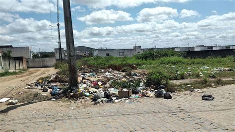 Moradora Do Bairro Da Cidade Nova Pede Apoio Para Limpeza De Entulhos