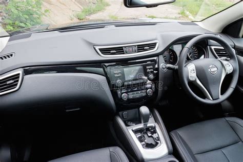 Nissan Qashqai Interior 2014 Model Editorial Stock Photo - Image of automobile, turbo: 41935628