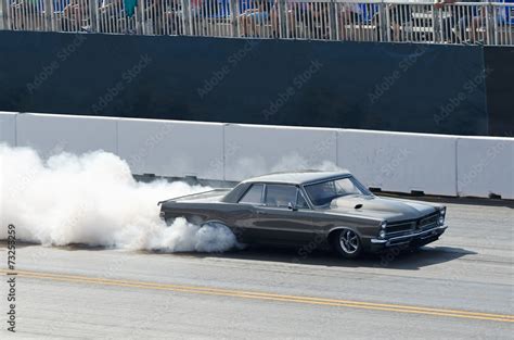 Funny Car beim Burnout Stock Photo | Adobe Stock