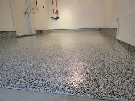 The Versatility of Epoxy and Polyaspartic Floor Coatings for Lower