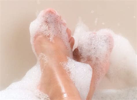 Feet Relaxing In Soapy Bubble Bath Tub Stock Image Image Of Soapy