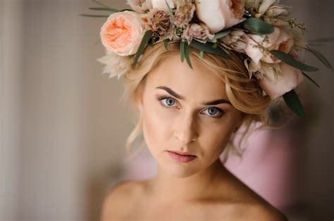 Premium Photo Attractive Blonde Woman In A Floral Wreath