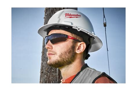 Очки Milwaukee ENHANCED с покрытием AS/AF, затемненные 4932478764 ...