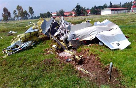 Chocan Aeronaves De La Fuerza Aérea En La Base Militar De Santa Lucía