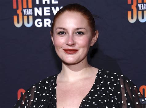 Tim McGraw S Daughter Gracie Relaxes In Green Bikini After Career Milestone Parade