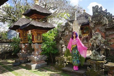 Hindu temple tour in Ubud! Balinese architecture, Uluwatu kecek fire ...