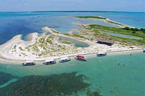 Pasea en lancha por Cayo Arena Escapadas por México Desconocido