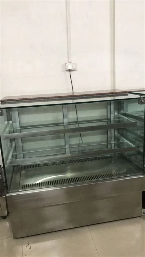 Metal Air Cooled Hot Display Counter For Bakery At Rs Piece In Vadodara