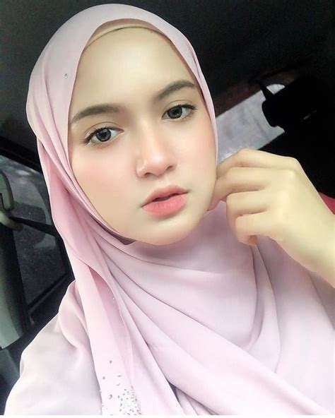 Gadis Cantik Hijaber Si Pipi Tembem Her Crochet Beautiful Hijab