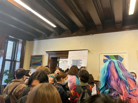 Protesters Storm Mcgill University Talk On Sex Vs Gender Shutting It Down