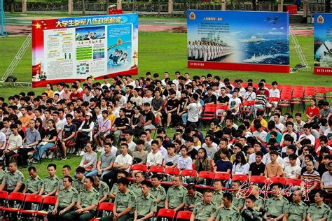 即日起，大学生可报名参军！携笔从戎，无上光荣征兵