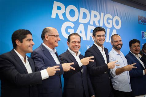 Vice de Doria Rodrigo Garcia tem missão de alavancar o tucano no