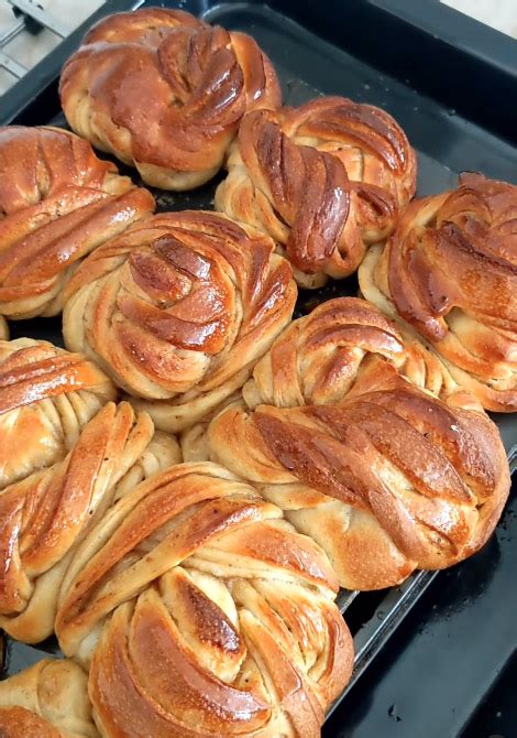 Super Soft Sourdough Cardamom Buns Kialla Pure Foods