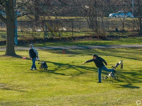 Why more families are choosing saint clair shores mi for homes