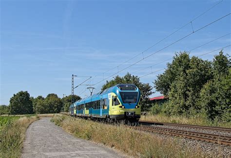 ET 8 07 Der Eurobahn In Westfalenbahn Lackierung Kurz Vor Dem Bahnhof