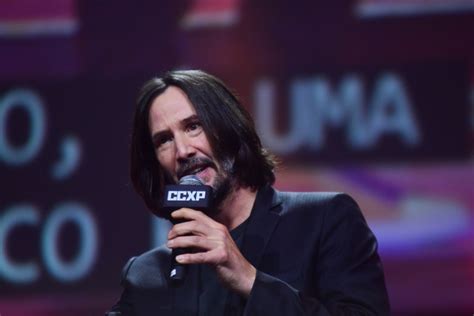 Galerie Foto Keanu Reeves în Genunchi Pentru A Le Mulțimi Fanilor La