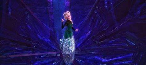 Pin By Alfredo Velázquez Rodríguez On Reina Elsa Frozen Queen Elsa Elsa Singing Disney