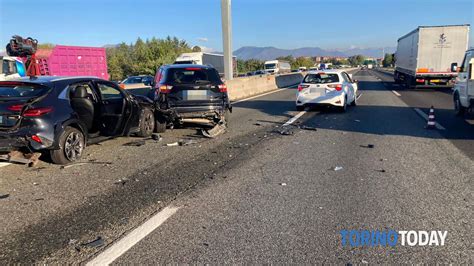 Incidente In Tangenziale A Rivoli Scontro Fra Tre Auto Code E