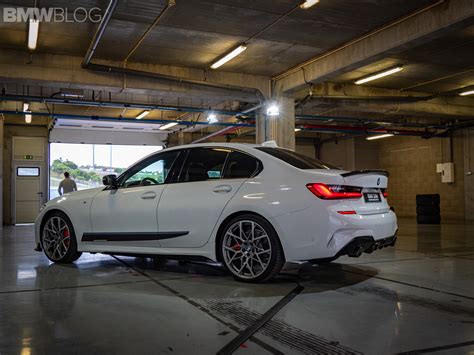 BMW Reversing Assistant In The New 2019 3 Series LIVE DEMO