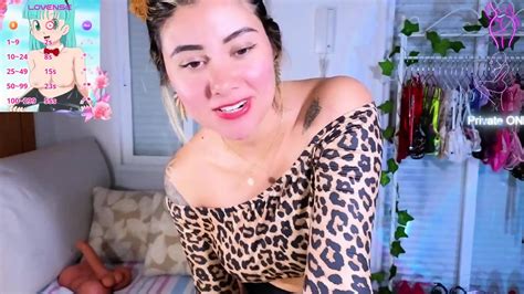 Big Booty Perfect Body And Big Boobs Hot Webcam Teen