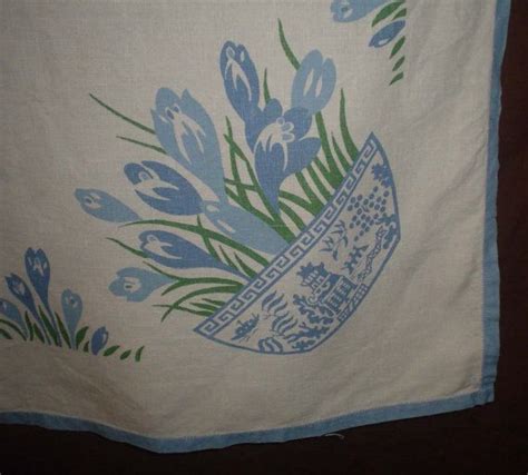 Vintage Linen Tablecloth With Crocus Print Art Deco 40 X 40 Etsy