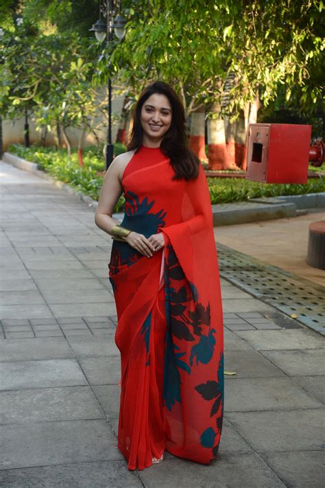 Tamanna Bhatia In Red Saree SOUTH ACTRESS TAMANNA BHATIA IN SAREE HOT