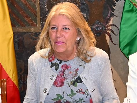 La alcaldesa de Marbella PP adjudicó obras por 642 000 euros al